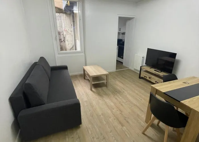 Joli T2, A 5 Min - Chez Marc Et Patricia Apartment *